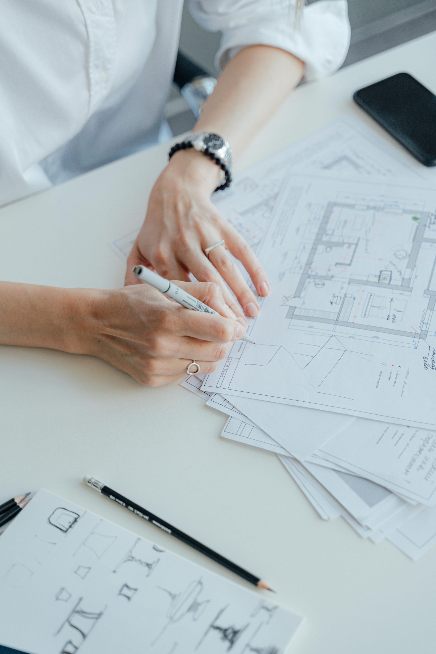 Foto de Antoni Shkraba: https://www.pexels.com/es-es/foto/arquitecto-autonomo-documentos-ingeniero-5292195/